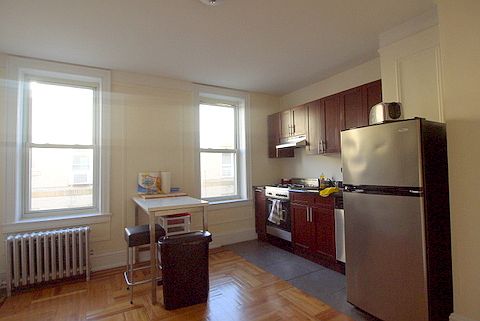 1st image of 3049 Crescent St APT H4d5