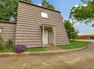 809 E Pioneer Dr, Irving, TX 75061