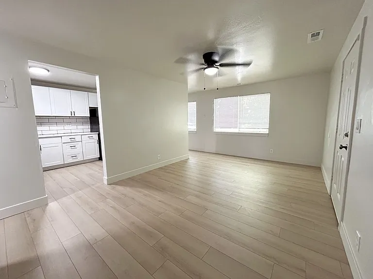 1801 W Parkway Blvd — Photo 2