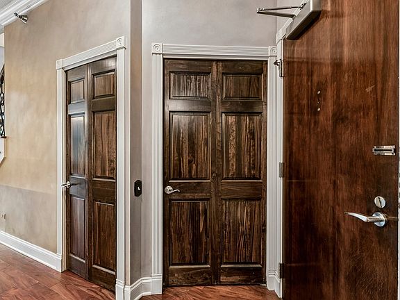 4th image of 600 N Kingsbury St APT 101