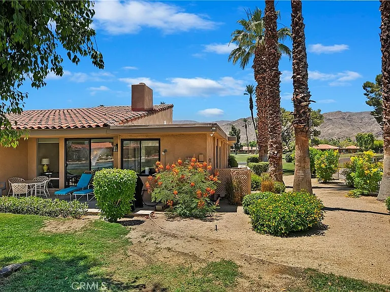 8 Valencia Dr — Photo 13