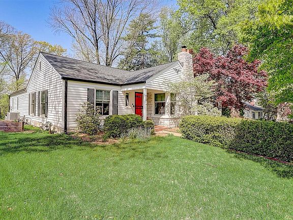 2nd image of 913 Woodshire Ln