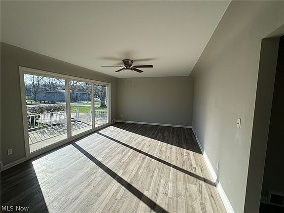 2nd image of 528 Sycamore Dr