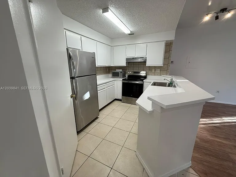 2550 SW 18th Ter #1807 — Photo 5