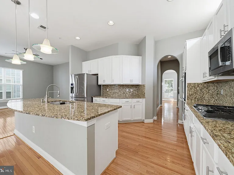 13131 Clarksburg Square Rd — Photo 10