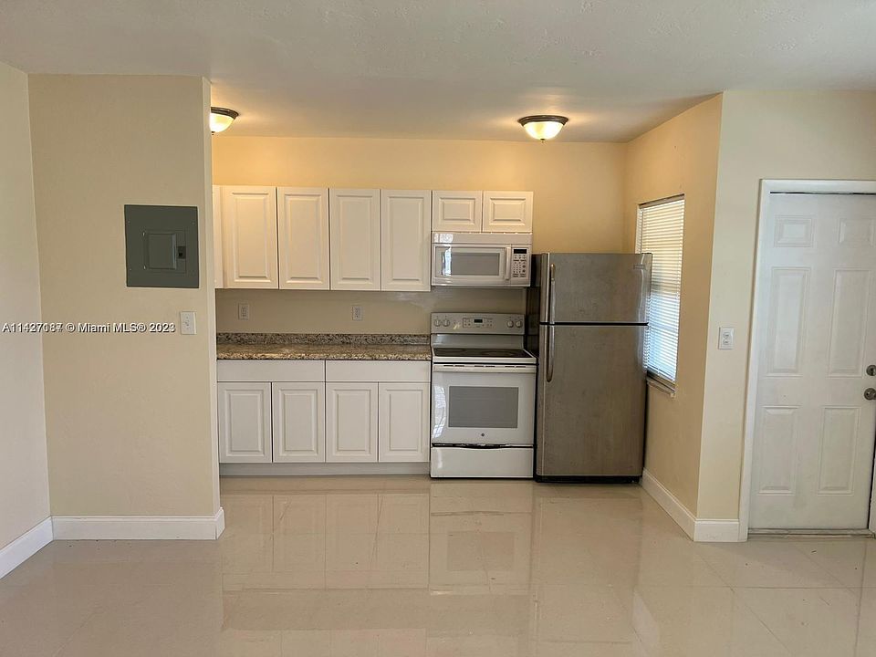 1st image of 1992 NE 172nd St #4A