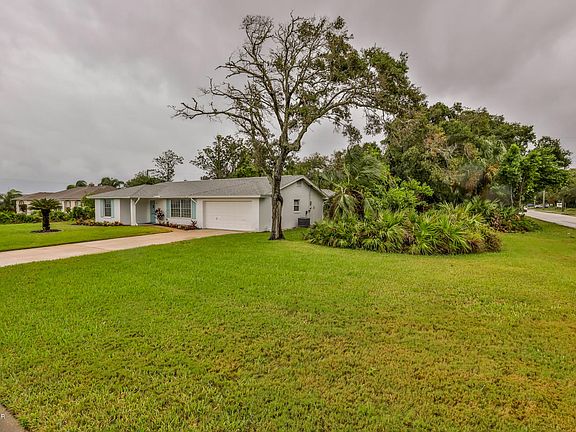 4th image of 8 Sterling Cir