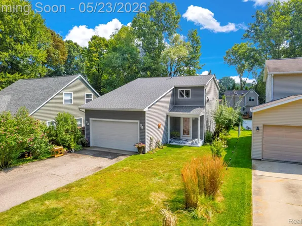 3852 Florman Ave, Waterford, MI 48329