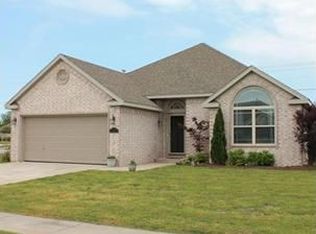 2952 N Hay Meadows Ave, Fayetteville, AR 72704