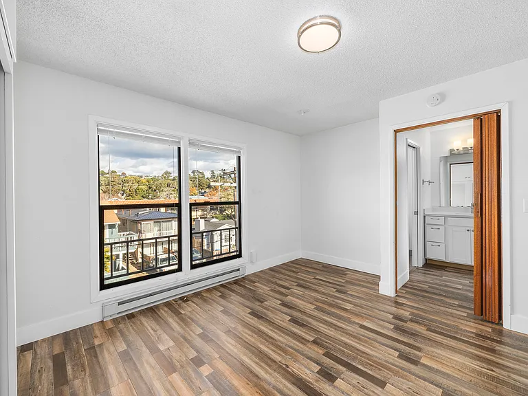 138 Marina Ave #D — Photo 12