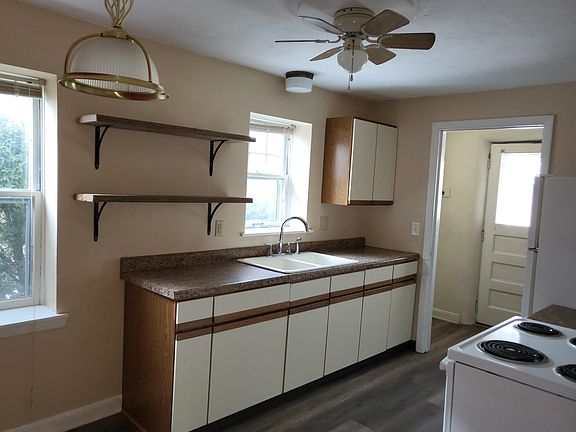 2nd image of 335 N Pine St