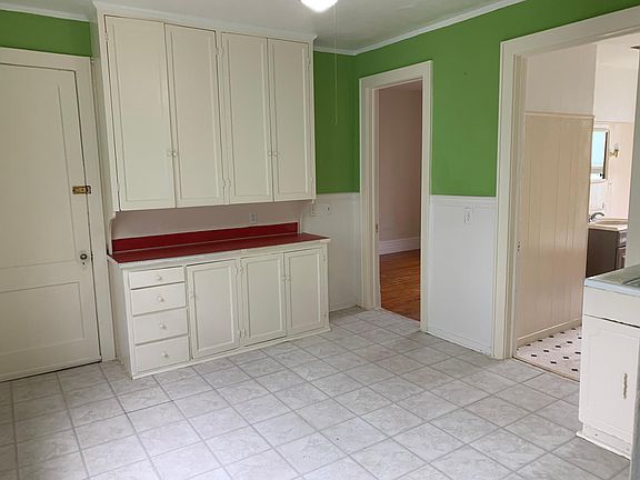 3rd image of 112 Glahn Ave Floor 1