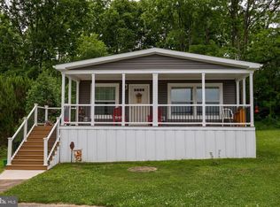 135 Westbrook Dr, Ephrata, PA 17522