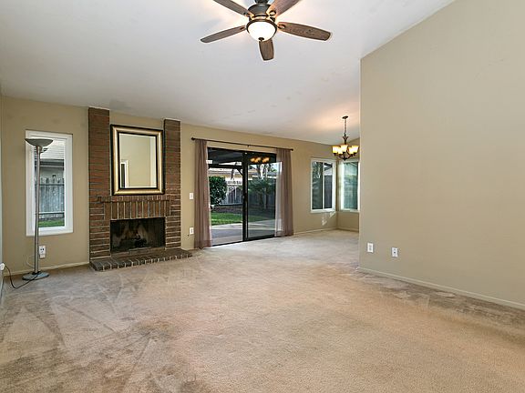 2nd image of 714 Sunningdale Dr