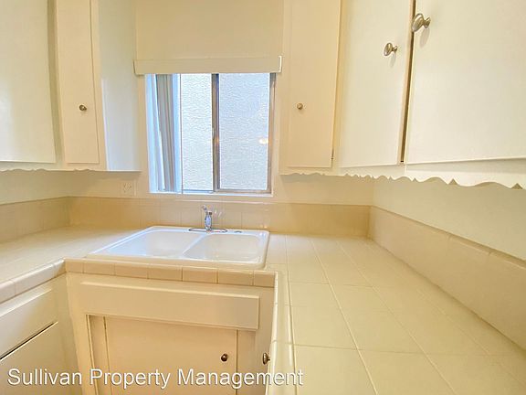 4th image of 758 Newport Ave #4