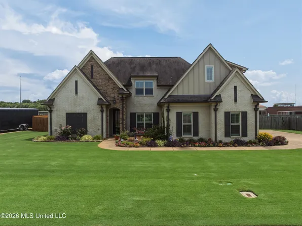 6957 Hawks Crossing Dr W, Olive Branch, MS 38654