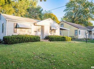 1806 Alva Dr, Pekin, IL 61554