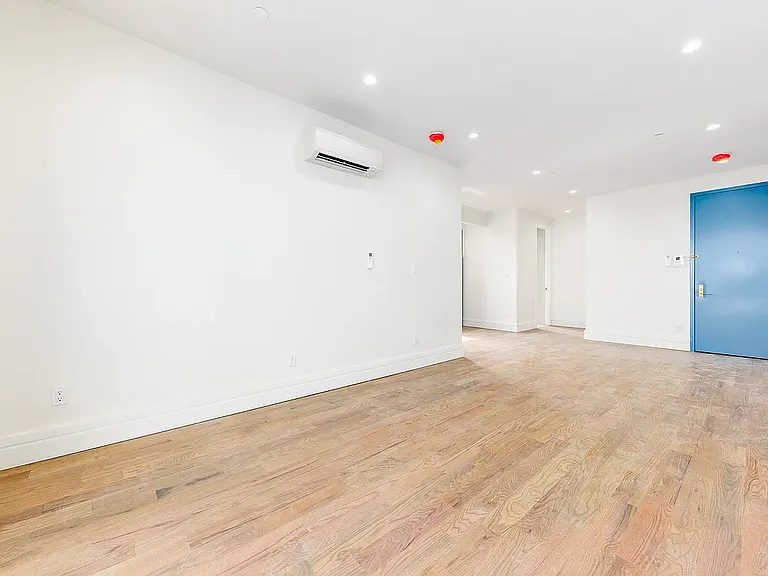 126 E 54th St #3B — Photo 4