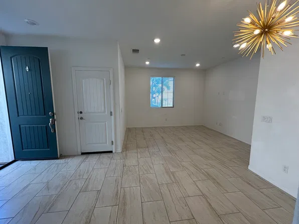 26399 Seville Ln, Loma Linda, CA 92354