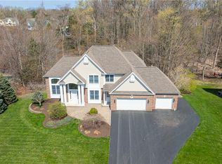 1548 Fallen Leaf Ter, Webster, NY 14580