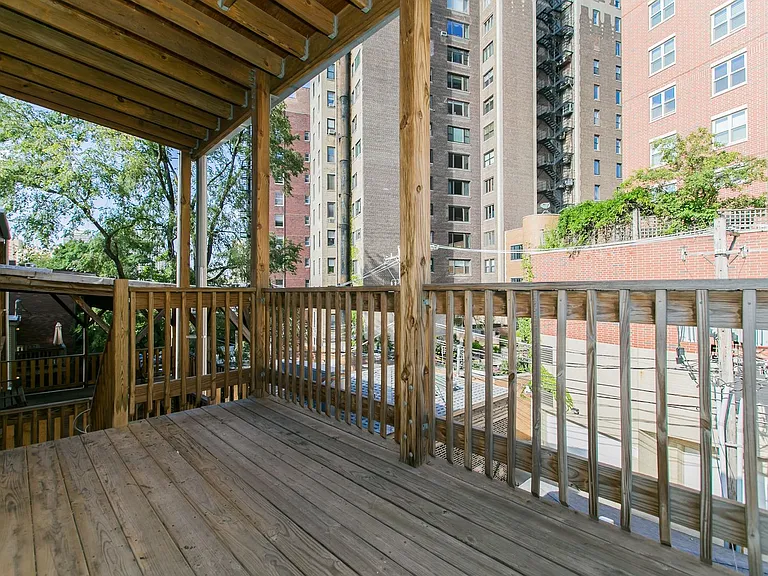 2119 N Clark St — Photo 17