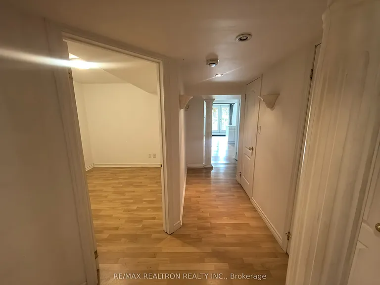 18 Nantucket Dr #BASEMENT — Photo 11
