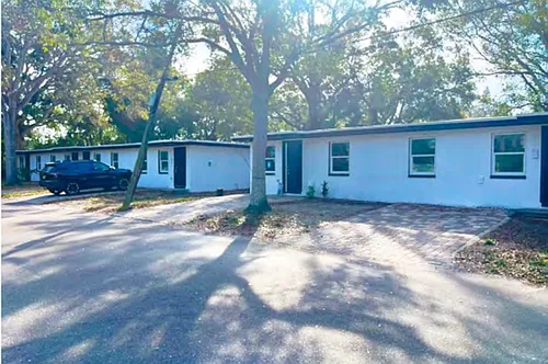 897 10th Avenue SW Your Cozy Retreat in Largo Photo 1