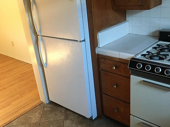 5th image of 109 N Screenland Dr