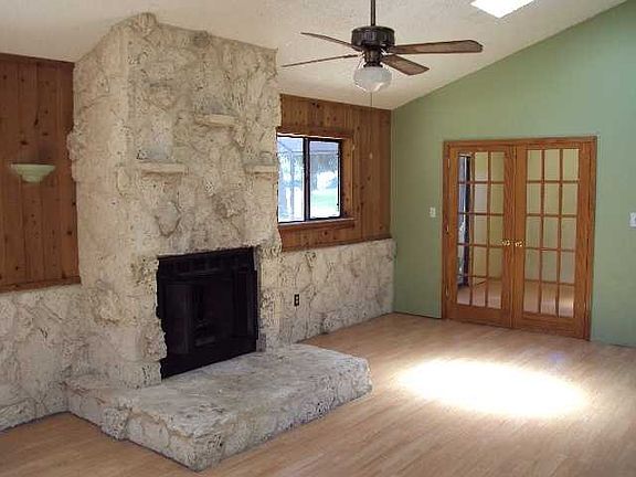 3rd image of 7702 Santana Ave