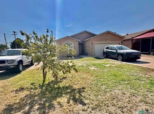 2521 Violet St, Carlsbad, NM 88220