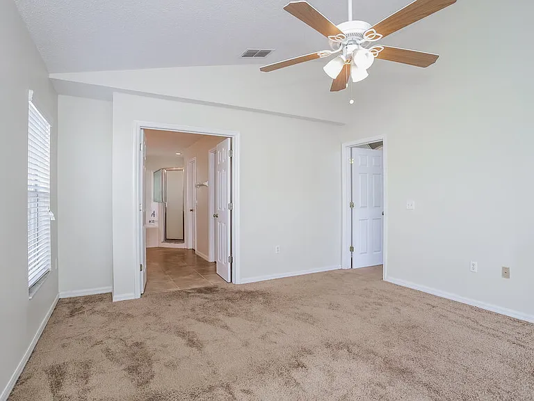 1300 Creekview Ct — Photo 9
