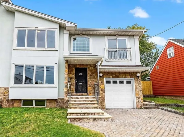 121A Grove St, Elmwood Park, NJ 07407