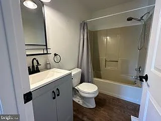 9 Centre Ave — Photo 6