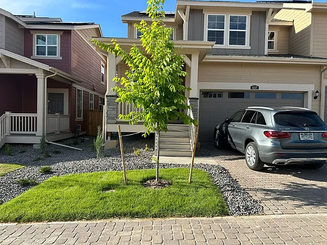 3 bed, 2.5 bath, 1850 sqft, $3,100 — Photo 2