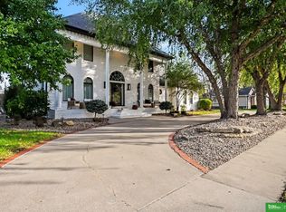 2826 E Bristolwood Dr, Fremont, NE 68025