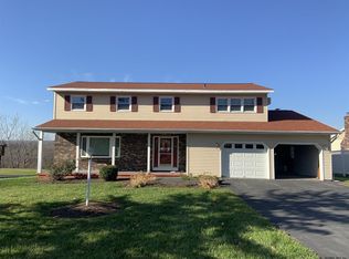 88 Alpine Dr, Latham, NY 12110