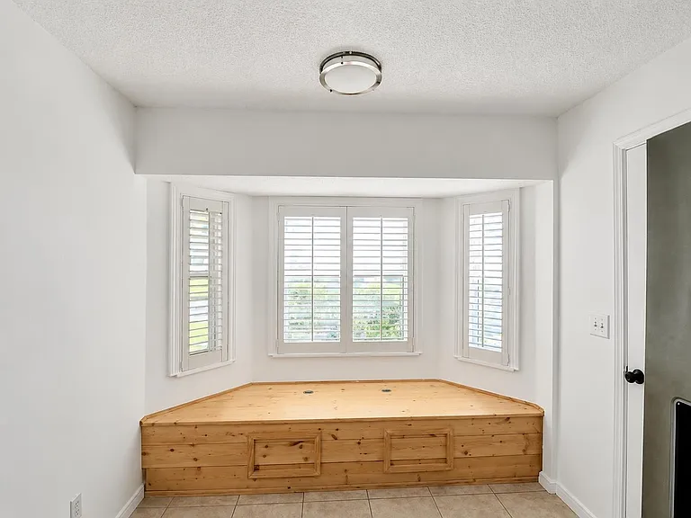 405 Island View Cir — Photo 18