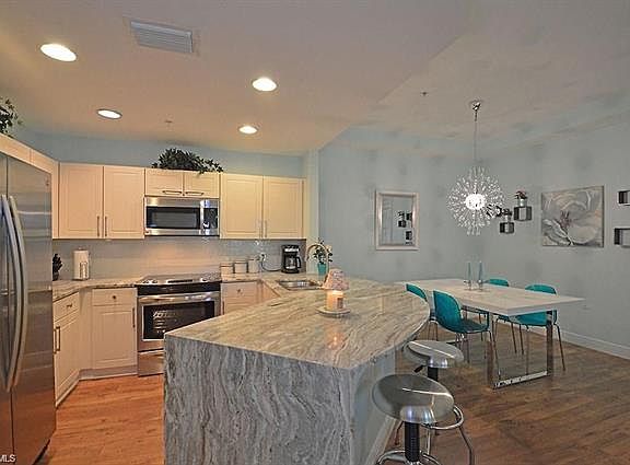 4th image of 1500 SW 50th St APT 203
