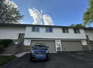 633 E 143rd St, Burnsville, MN 55337