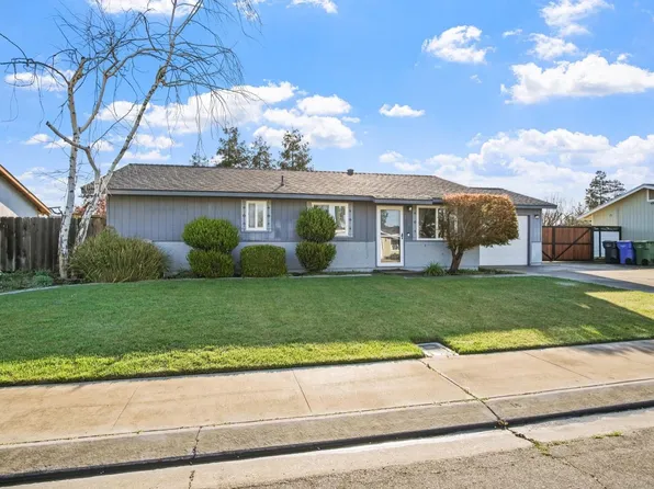 2900 Seneca Dr, Denair, CA 95316