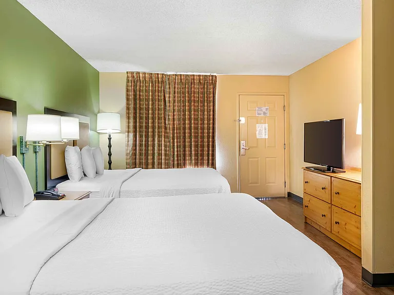 Studio Suite - 2 Queen Beds