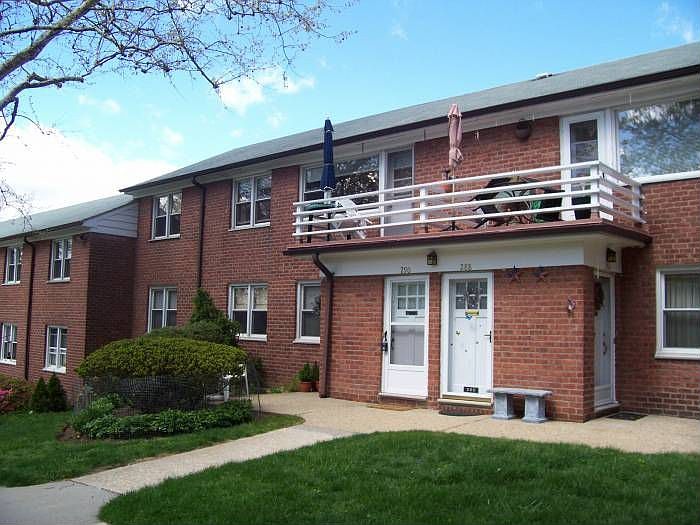 1st image of 290 S Buckhout St