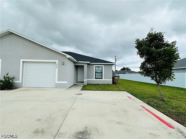 1027 Andalusia Blvd — Photo 2