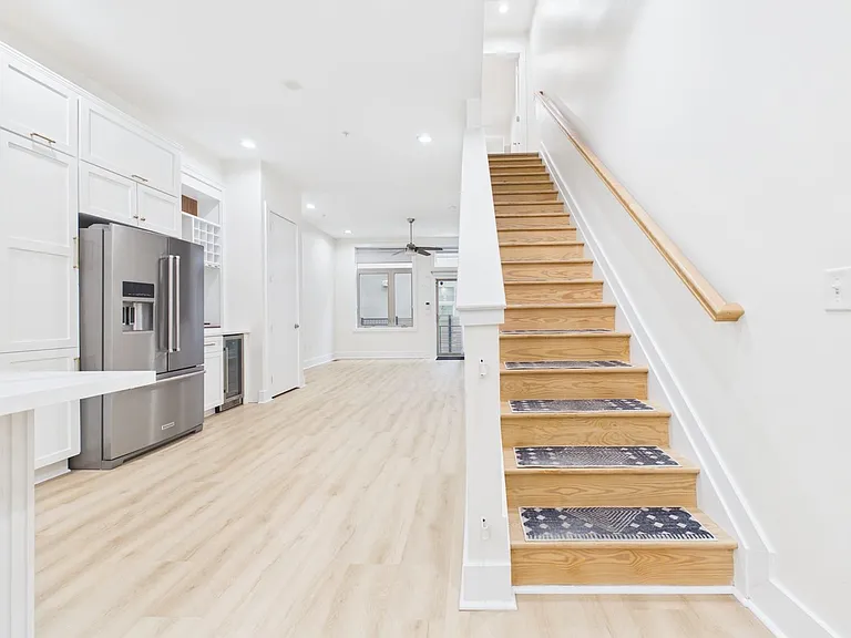 1129 N Hope St — Photo 20
