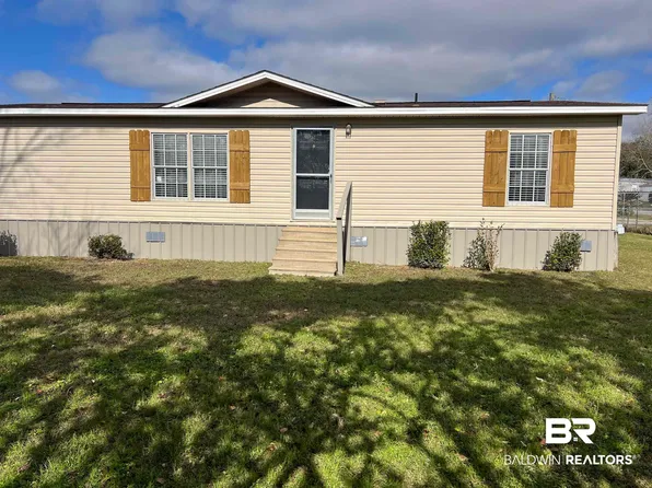 103 S Wren Ln, Robertsdale, AL 36567