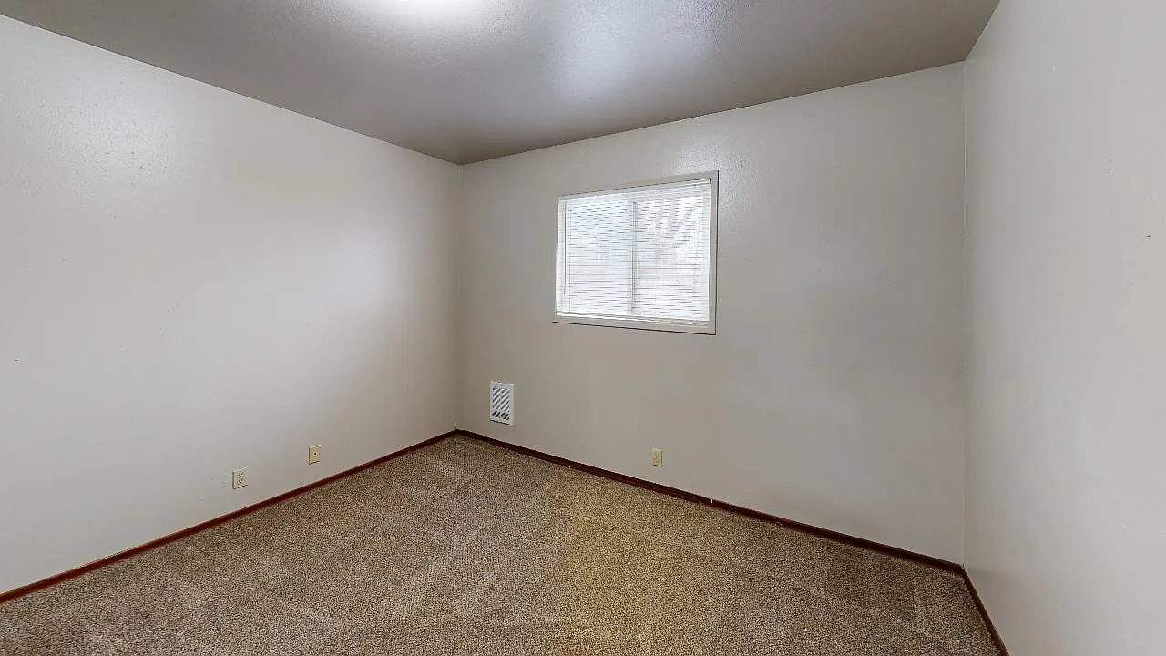 150 W Jennie Ave — Photo 4