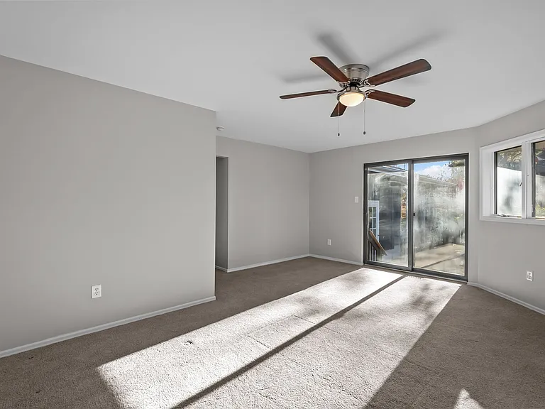 8977 Big Bend Blvd — Photo 20