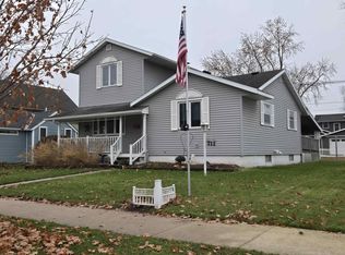 711 Winneshiek Ave, Decorah, IA 52101