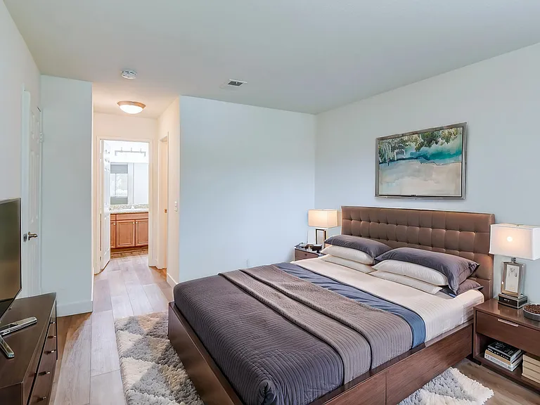 Rancho Hillside Apartments — Photo 41