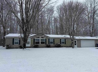 W4683 Swan Acre Dr, Cecil, WI 54111